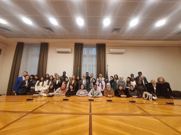 Gli studenti e le studentesse del progetto ITALYOU in visita alla Farnesina