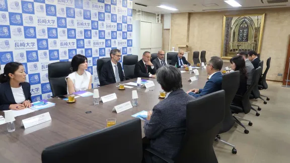 un momento della visita all'Università di Nagasaki