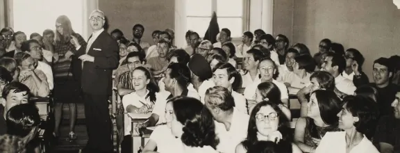 foto storica di studenti in aula