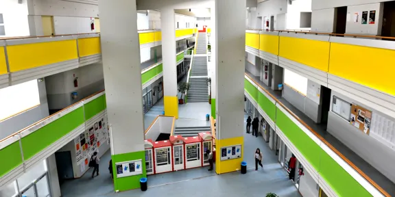 l'interno di un edificio dell'Università di Nantes